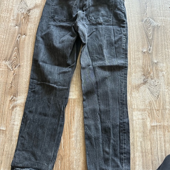 Abercrombie Curve Love High Rise Mom Jean - Picture 4 of 7